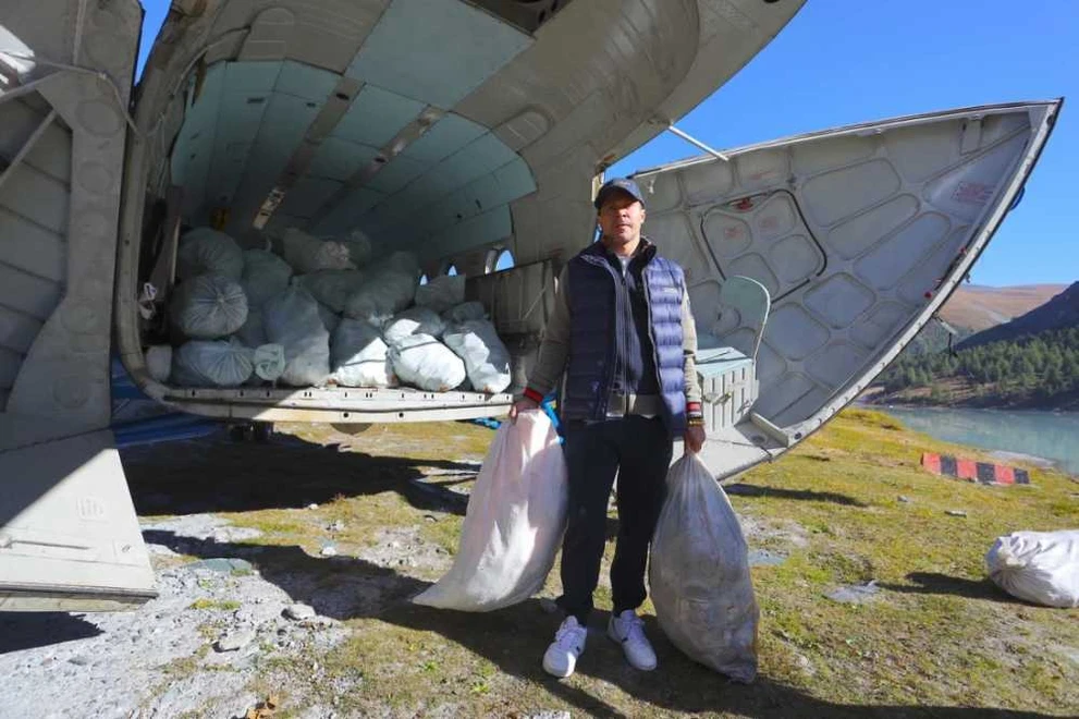 В Республике Алтай очистили от мусора гору Белуха 