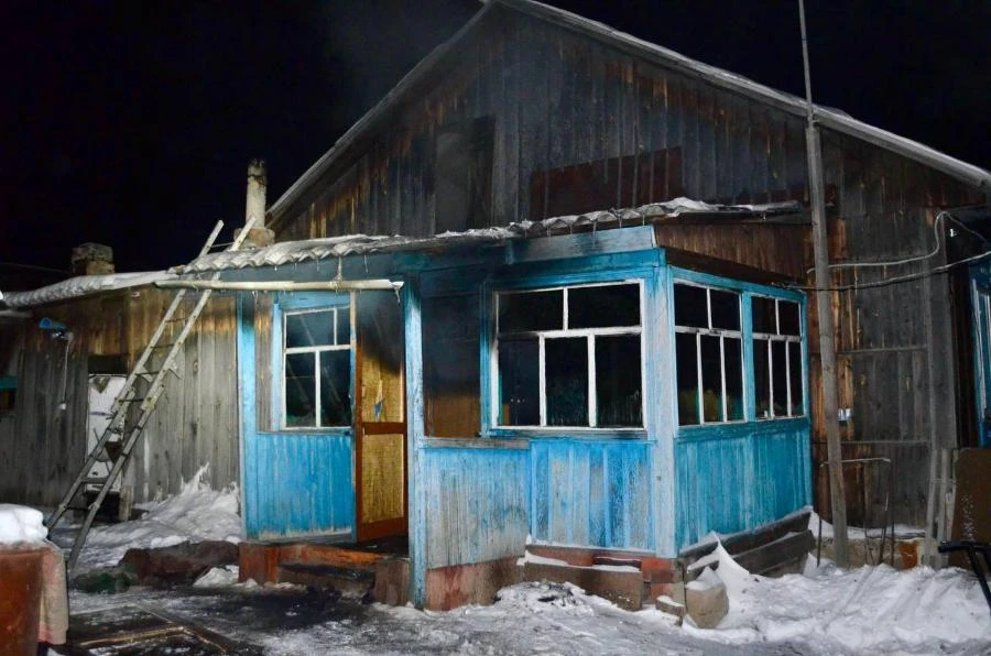 В Иркутской области по факту пожара, в котором погиб один ребёнок и трое пострадали, возбуждено уголовное дело