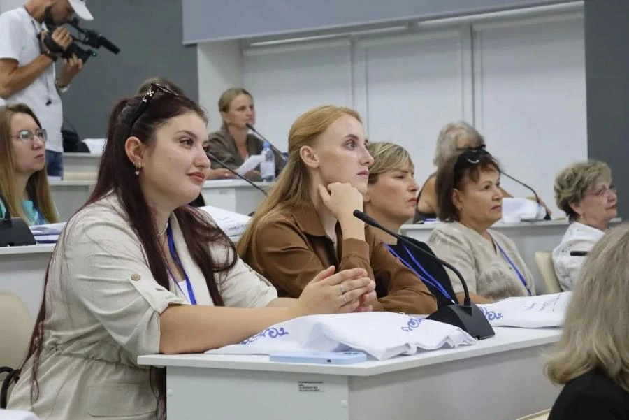 В Омский педуниверситет приехала делегация учителей русского языка и литературы из Казахстана