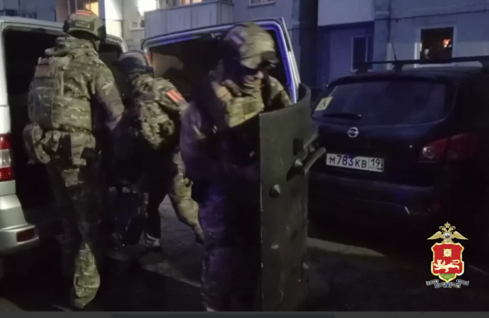 В Хакасии мужчина из своей квартиры стрелял из охотничьего карабина 