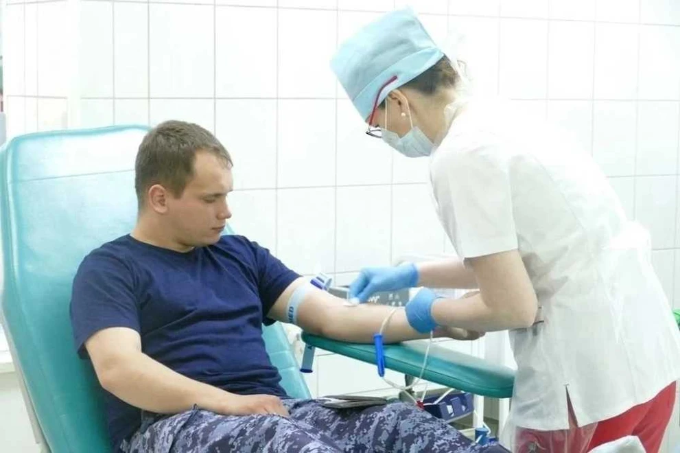 Росгвардейцы Томска сдали более 5 литров крови ко Дню Победы