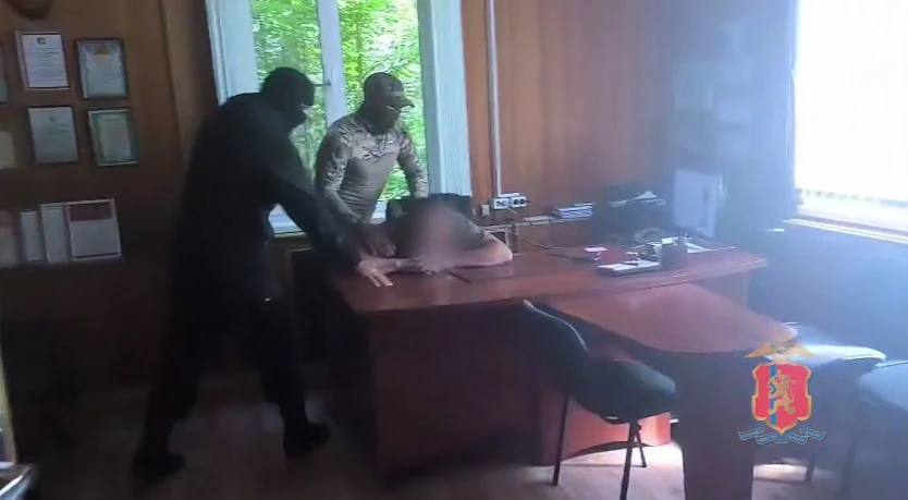 В Красноярском крае задержали лесничего за взятку в виде автомобиля