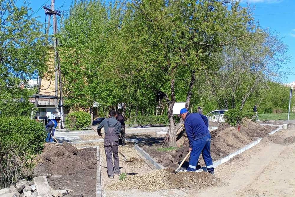В Центральном районе Красноярска благоустраивают сквер Геодезистов