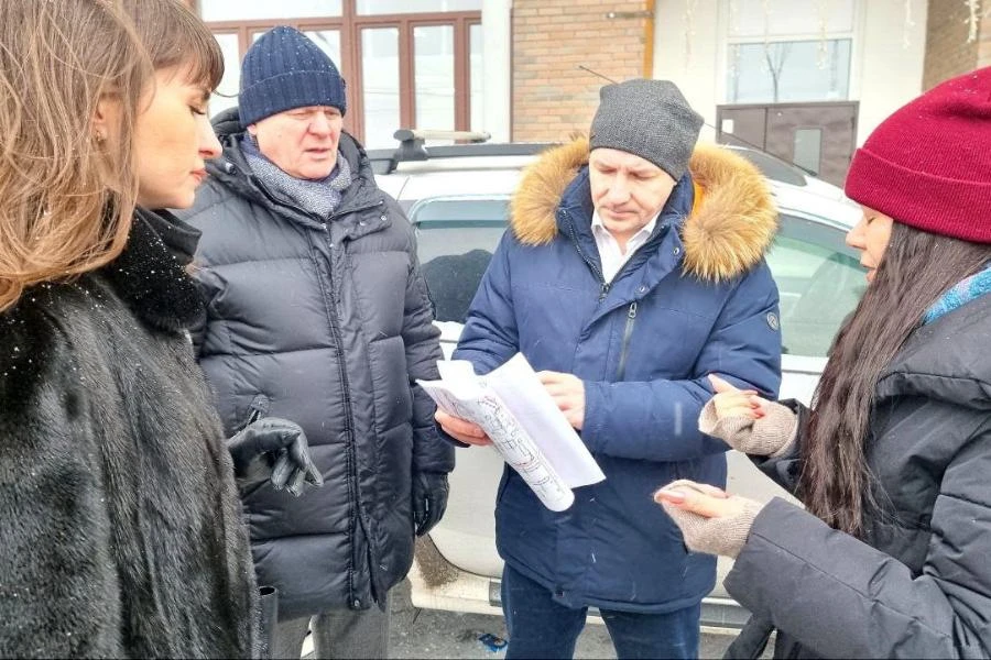 Мэр Красноярска пообещал жителям «Мясокомбината» новую дорогу к 2027 году