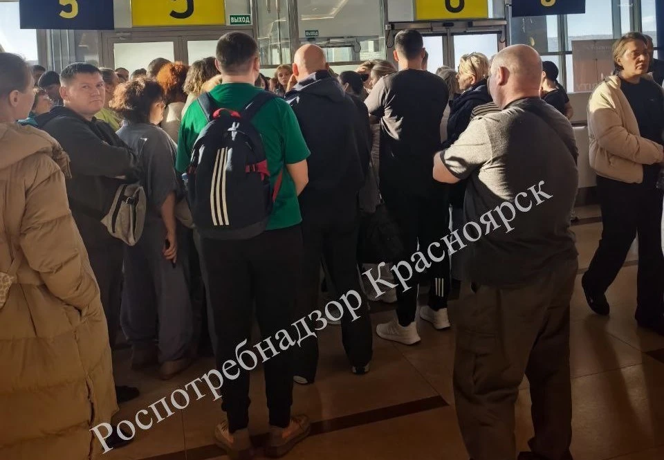 Прокуратура и Роспотребнадзор контролируют ситуацию с рейсом Красноярск - Вьетнам 