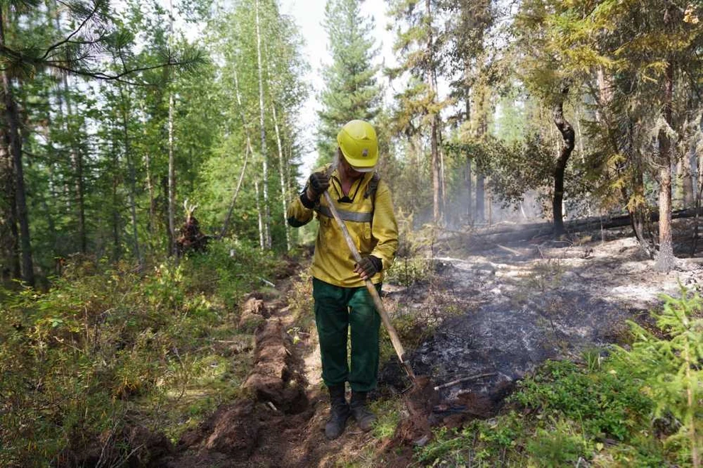 Пожары в Томской области: больше 50 очагов потушено, но огонь не отступает
