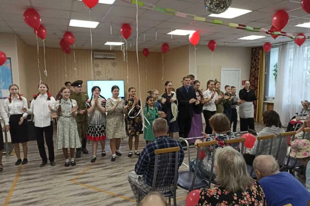 Партийцы Красноярского края поздравляют ветеранов 