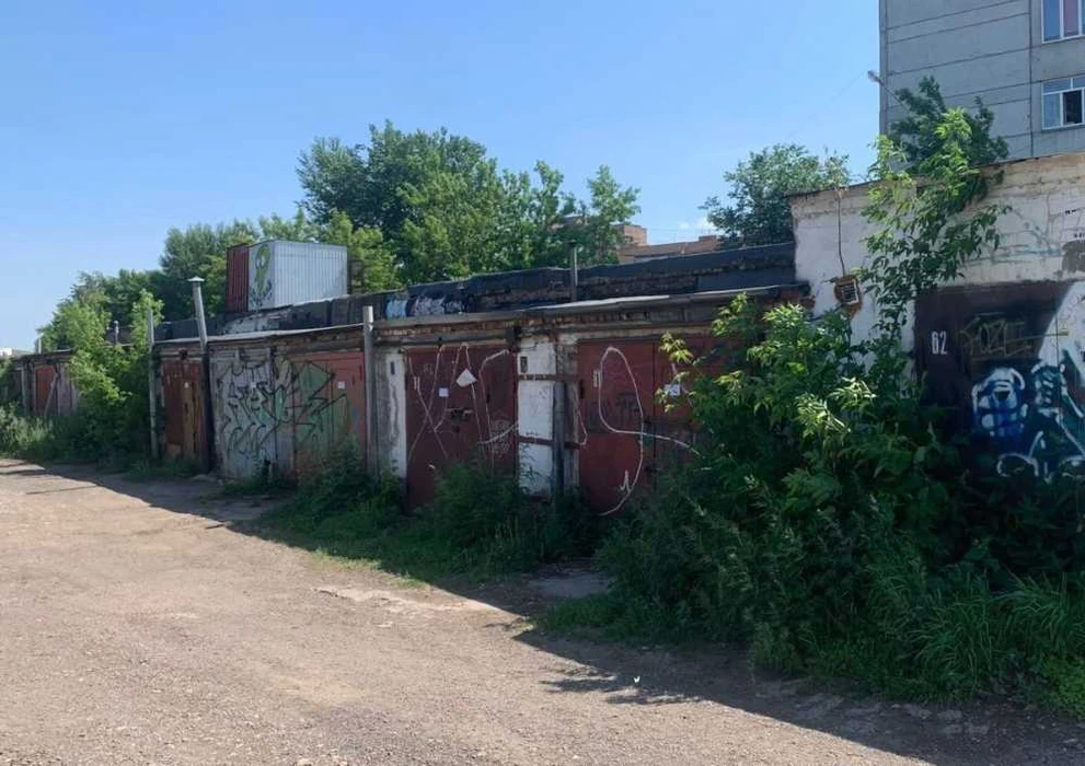В Красноярске выкупят 30 гаражей для строительства надземного перехода 
