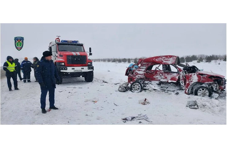 В Кемеровской области в столкновении с грузовиком погибли три пассажира легкового автомобиля