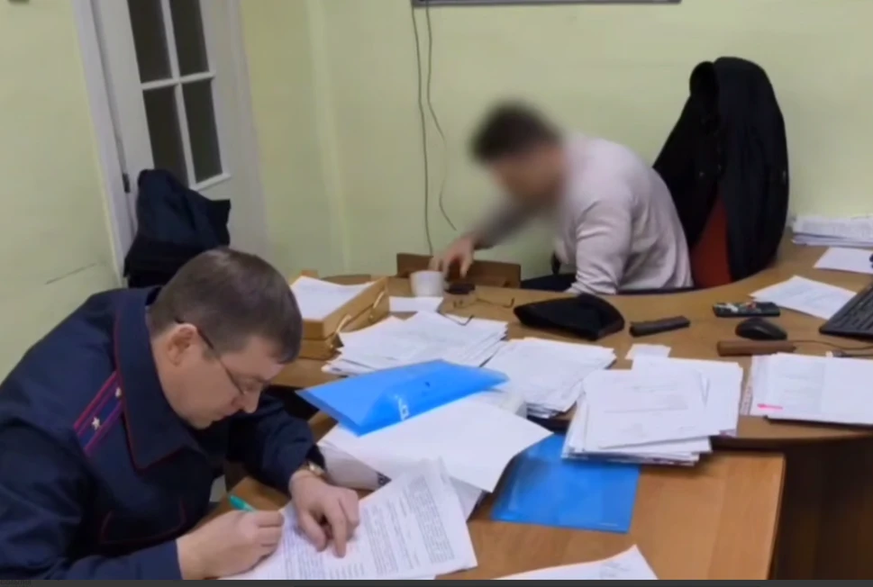 В Красноярском крае задержан подозреваемый в даче взятке экс-главному врачу