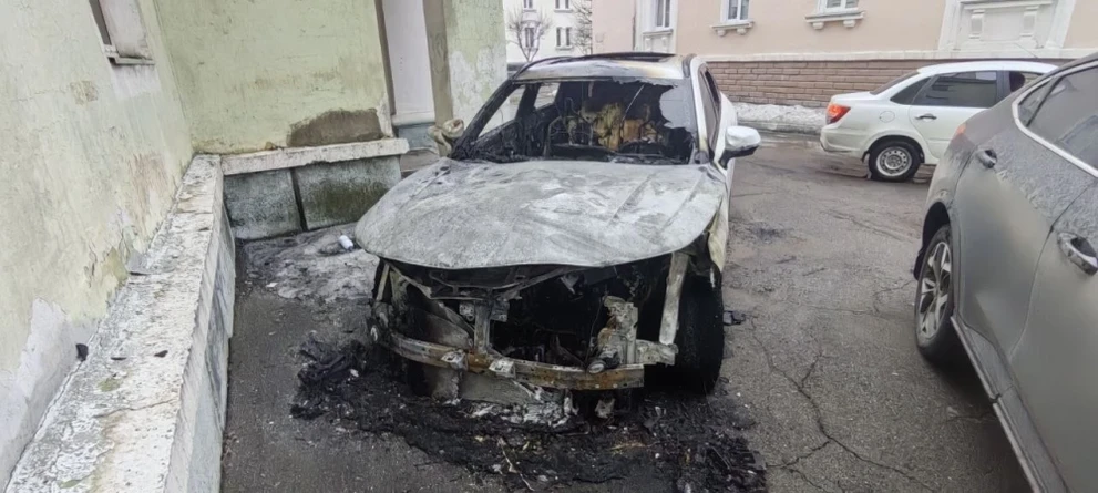 В Красноярском крае полицейские раскрыли поджог иномарки из мести