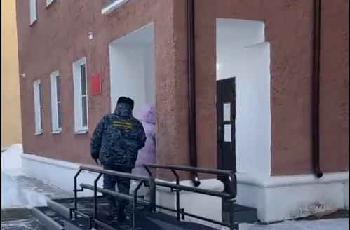Судебный пристав задержала должницу в красноярском салоне красоты