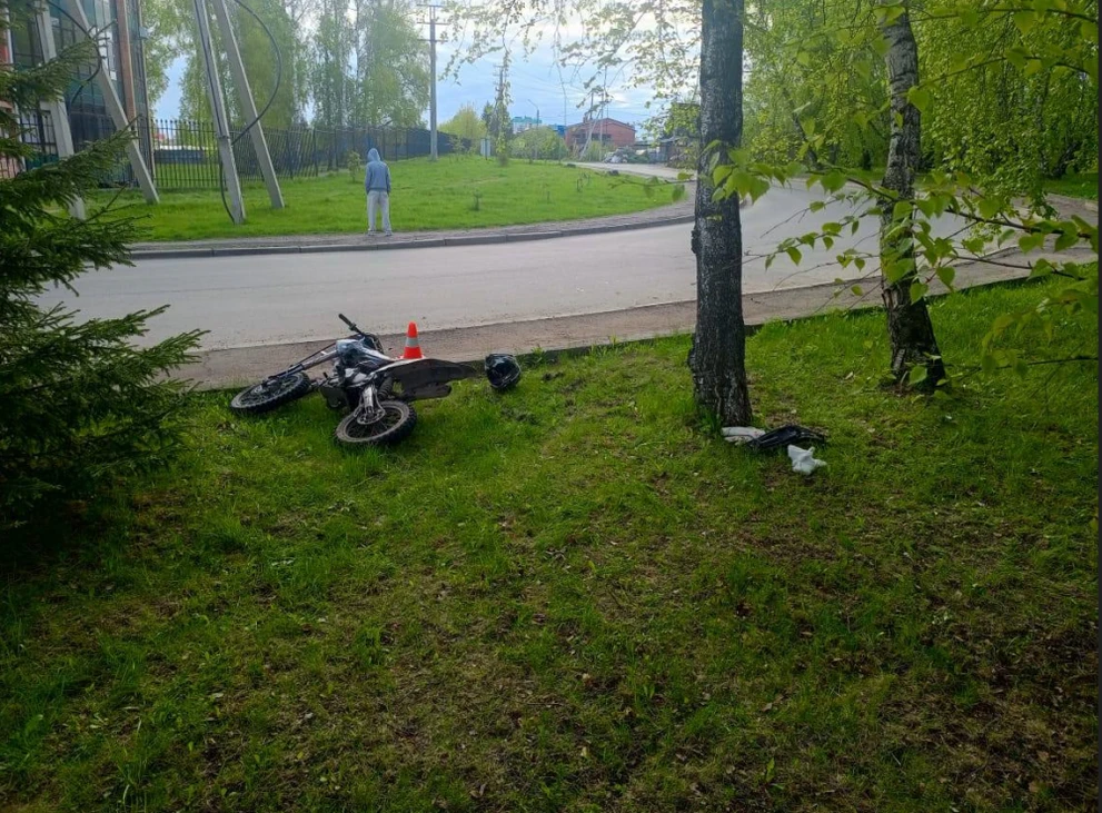 В Красноярске два подростка получили травмы, катаясь на мототехнике