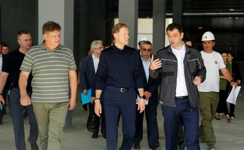 Анатолий Серышев посетил предприятия ОПК Алтайского края