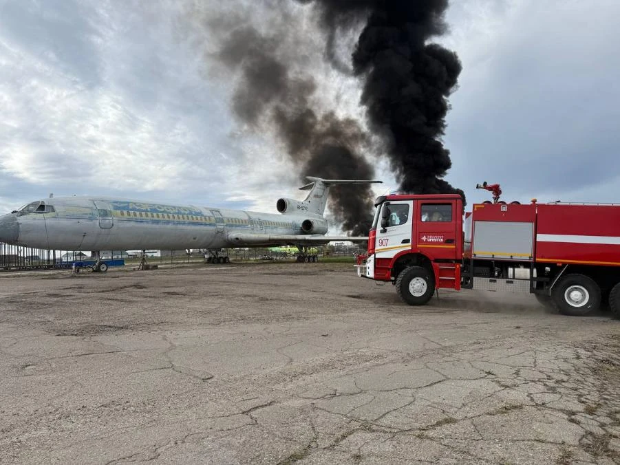 В аэропорту Иркутска спасатели обеспечили безопасную «посадку» аварийного самолёта