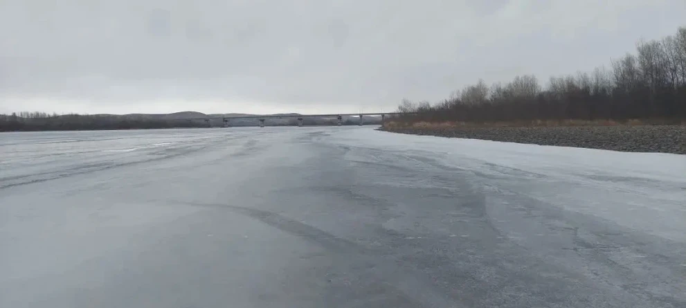В южной столице Красноярского края под лед провалился маленький ребенок