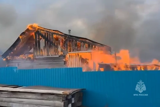 На пожаре в Красноярском крае обнаружен мужчина с ожогами