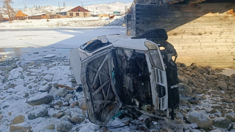 На Алтае водитель устроил ДТП и попал на больничную койку
