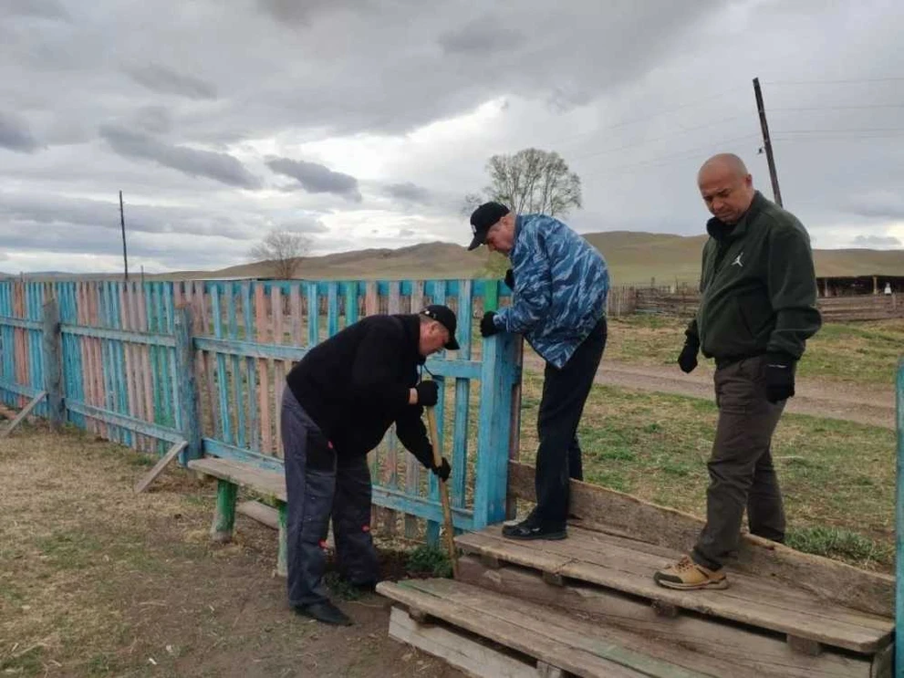 В Хакасии перед Днем Победы привели в порядок памятники героям войны