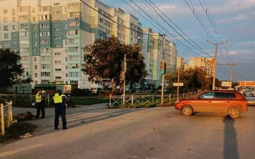 В Омске водителя мопеда обвиняют в причинении тяжкого вреда здоровью своему пассажиру 
