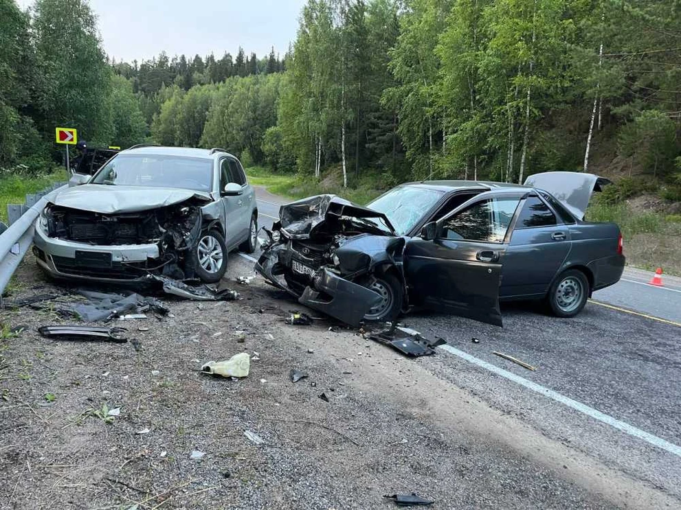 В ДТП под Красноярском пострадало 5 человек