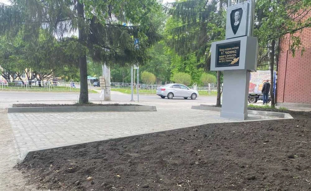 В Барнауле завершена реставрация стелы в честь героя Великой Отечественной войны
