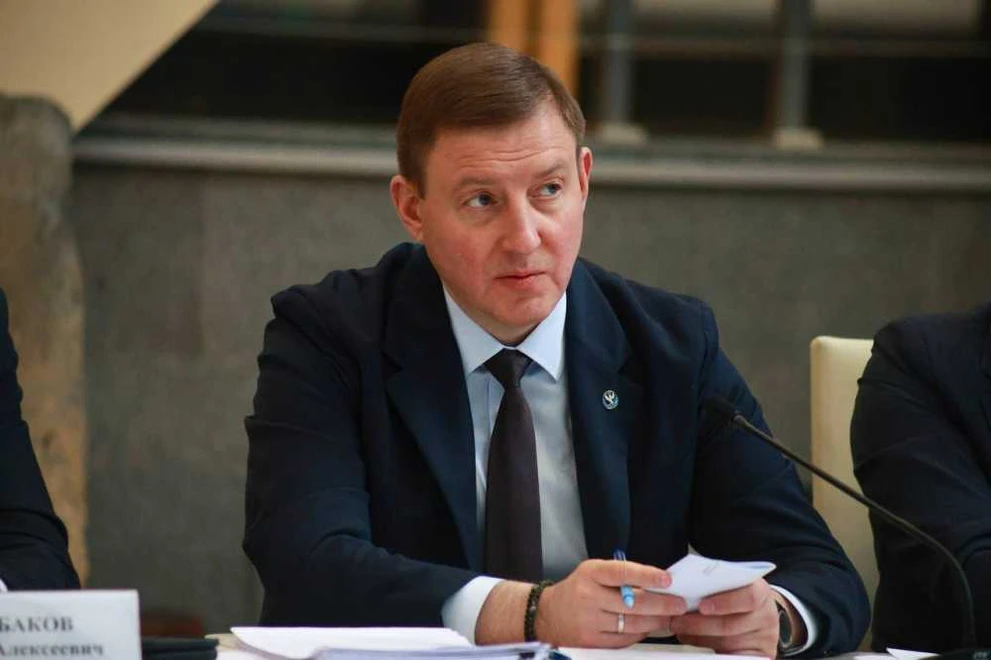 На Алтае закручивают гайки: Турчак требует налогов или грозит сносом