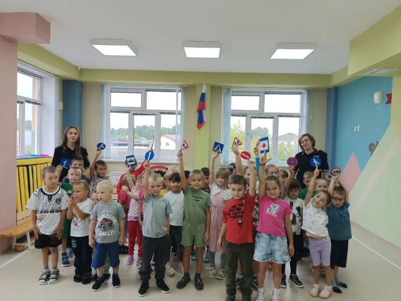 В Томске полицейские провели зарядку с детьми