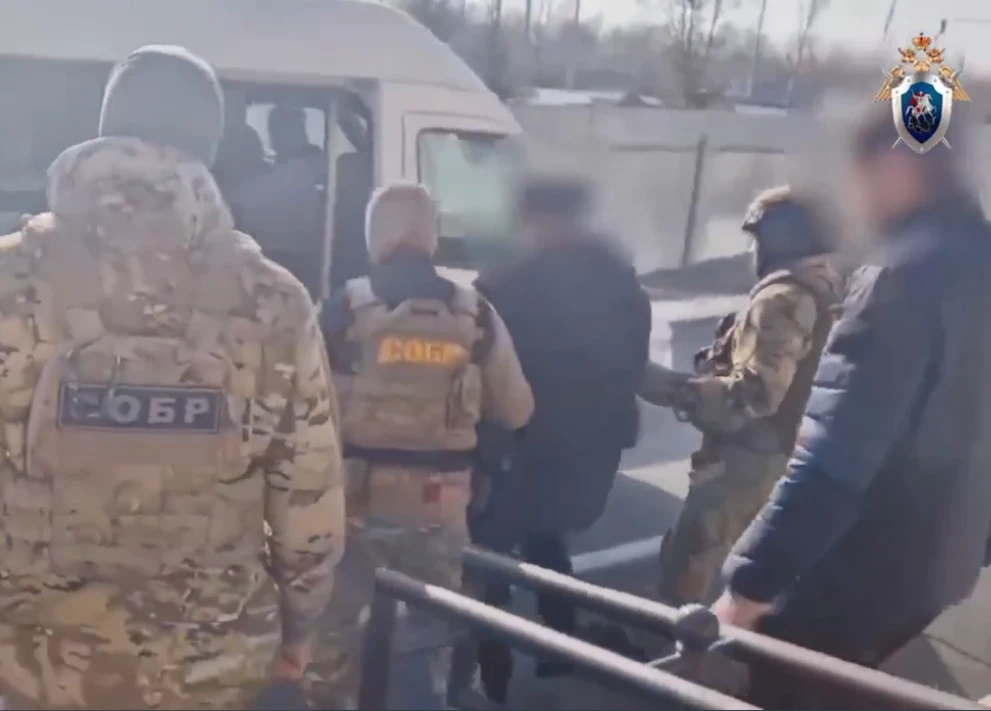 В Красноярске суд ожидает 5 человек за неправомерный оборот средств платежей 