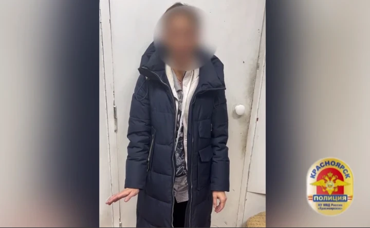 В Красноярске задержали женщину за серию краж из незапертых квартир