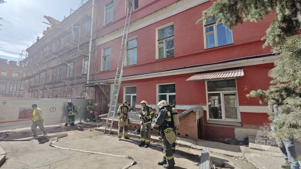 В Красноярске произошёл пожар в средне-специальном учебном заведении 
