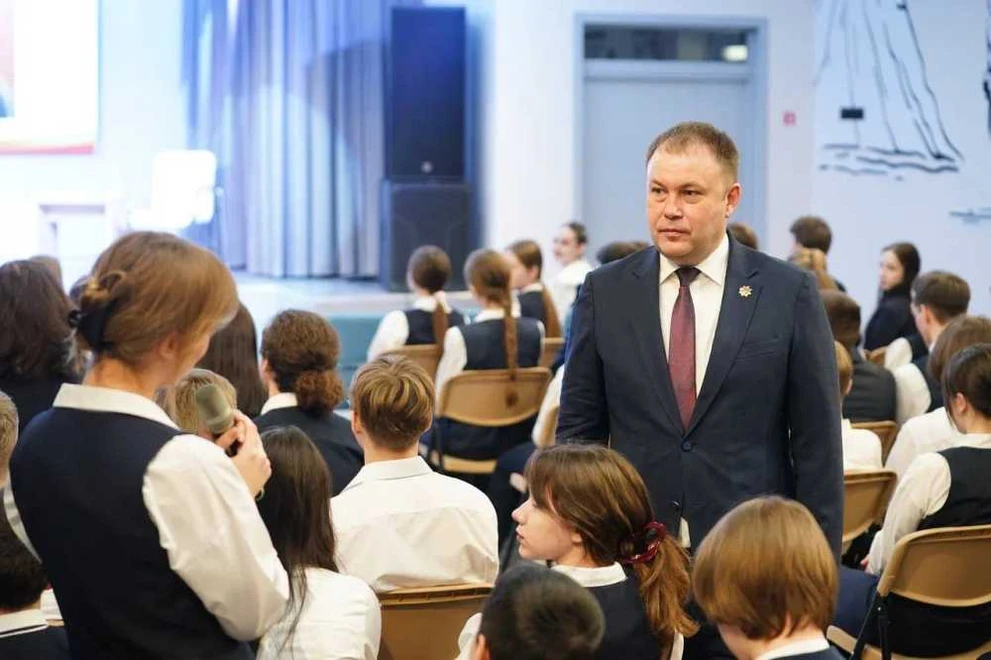 Глава Кузбасса дал старт патриотической акции «Россия — Родина — Кузбасс»