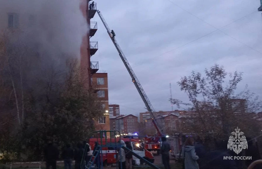 В Красноярске на пожаре спасли 59 