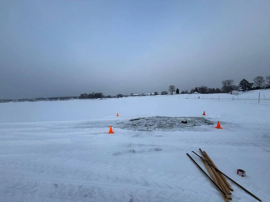 В Омской области утонул водитель погрузчика