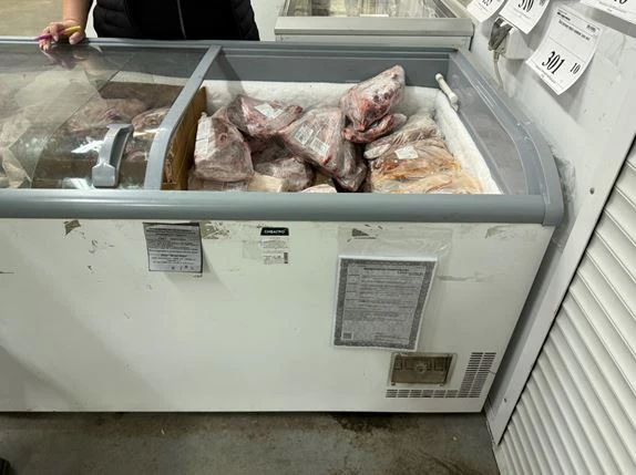 В Красноярске торговая сеть оштрафована за продажу просроченных продуктов