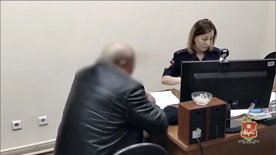 В Хакасии мужчину лишили гражданства РФ за угрозу безопасности