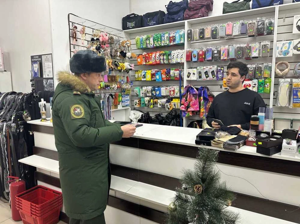 В ТЦ Новосибирска задержали пятерых уклонистов от военной службы и доставили в военкомат