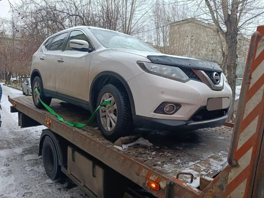 Пока красноярец спал, у него за долги увели автомобиль