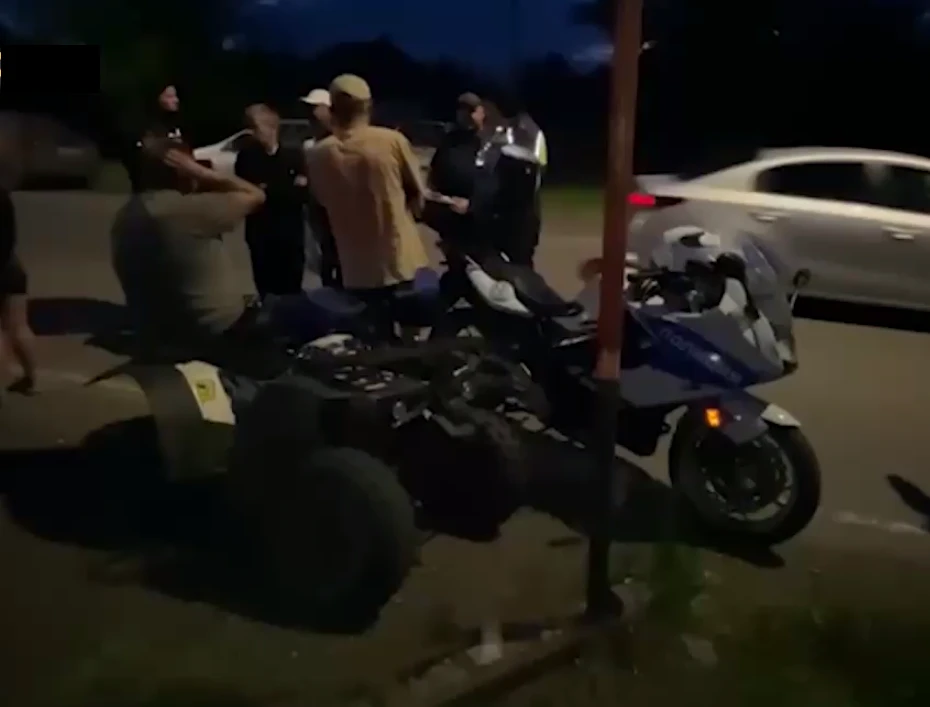 В Кузбассе остановили квадроцикл, за рулём которого была 12-летняя девочка 