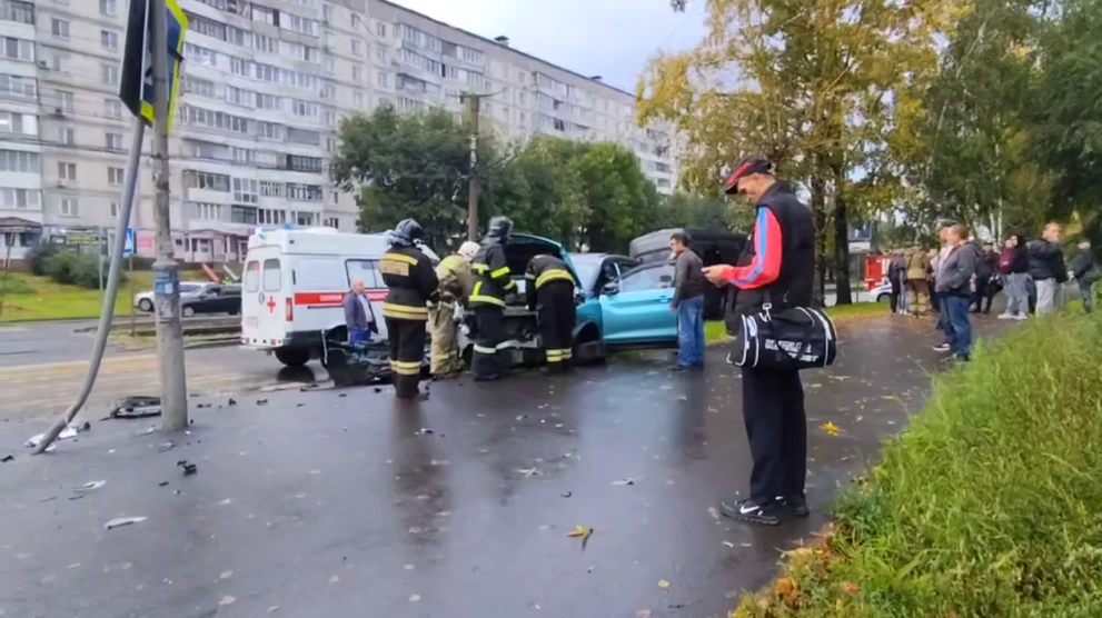 В Алтайском крае легковушка врезалась в «ГАЗель»