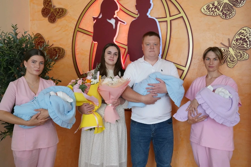 «Безмерно счастливы»: кемеровчанка впервые стала мамой — сразу троих