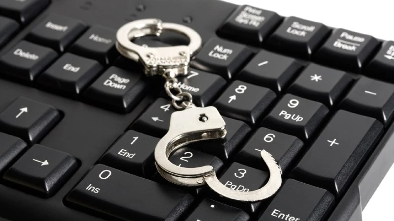 В Хакасии продавец связи оформила 13 SIM-карт на чужие паспорта 