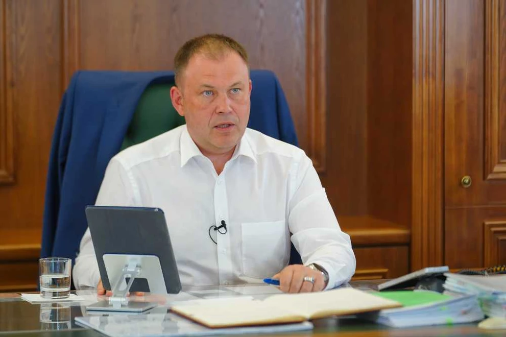 Глава Кузбасса потребовал переделать некачественно отремонтированные дороги