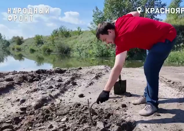 Строительная фирма из Красноярска засыпала свой мусор гравием
