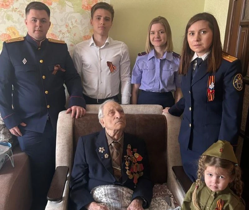 В Новосибирской области сотрудники следственного отдела навестили ветерана