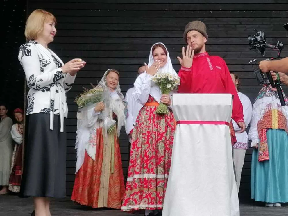 В Красноярском крае на «Мире Сибири» прошли свадебные церемонии