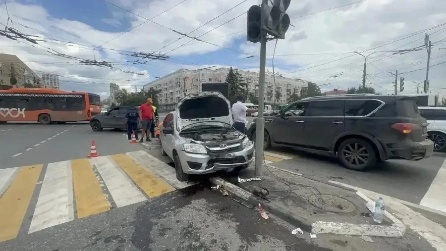 Прокуратура Омска взяла на контроль проверку по факту ДТП с 8 пострадавшими