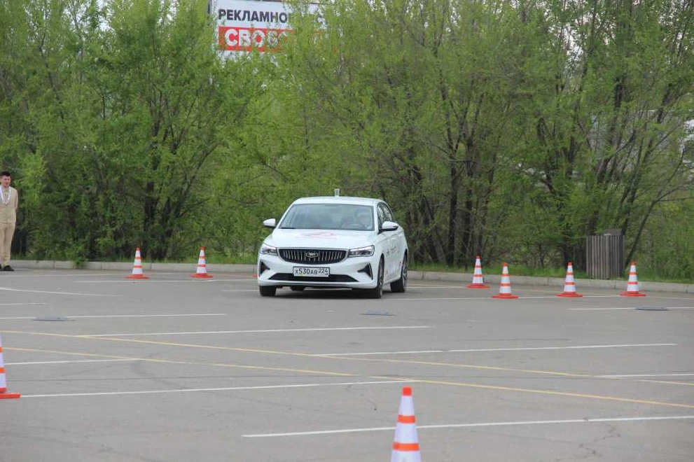 В Красноярске прошёл первый Чемпионат мира среди женщин-водителей 