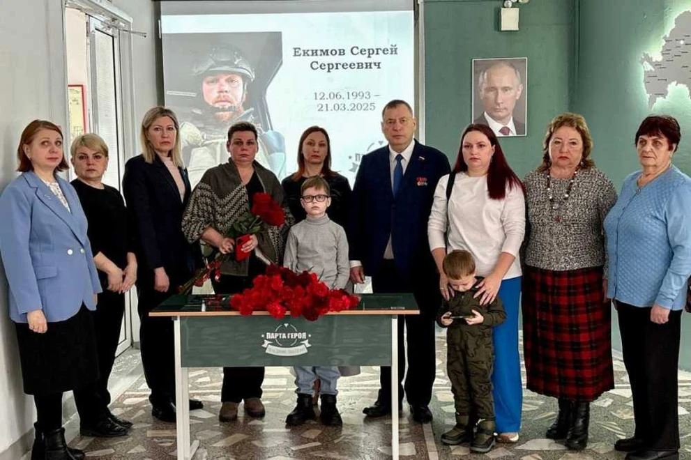 В красноярских школах открыли Парты Героев