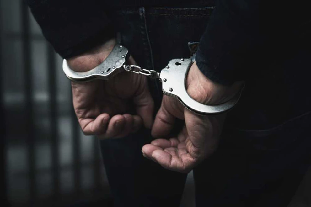 В Хакасии рецидивист украл смартфон и обнулил карту спящей знакомой